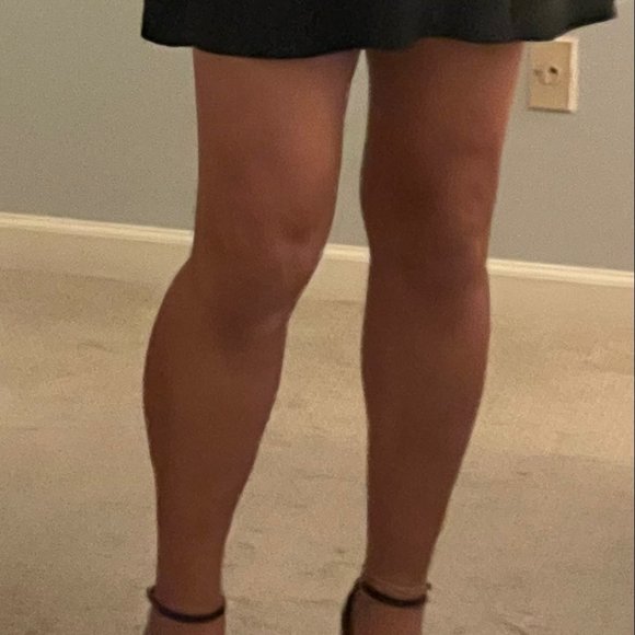 Meet your Posher, Danielle - Picture 3 of 3